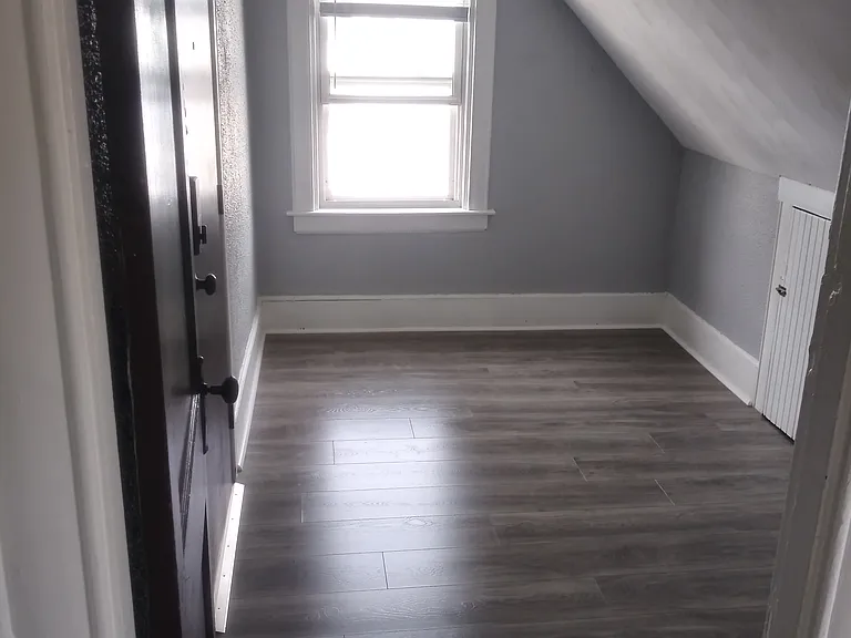 48 Covell St #3E — Photo 2