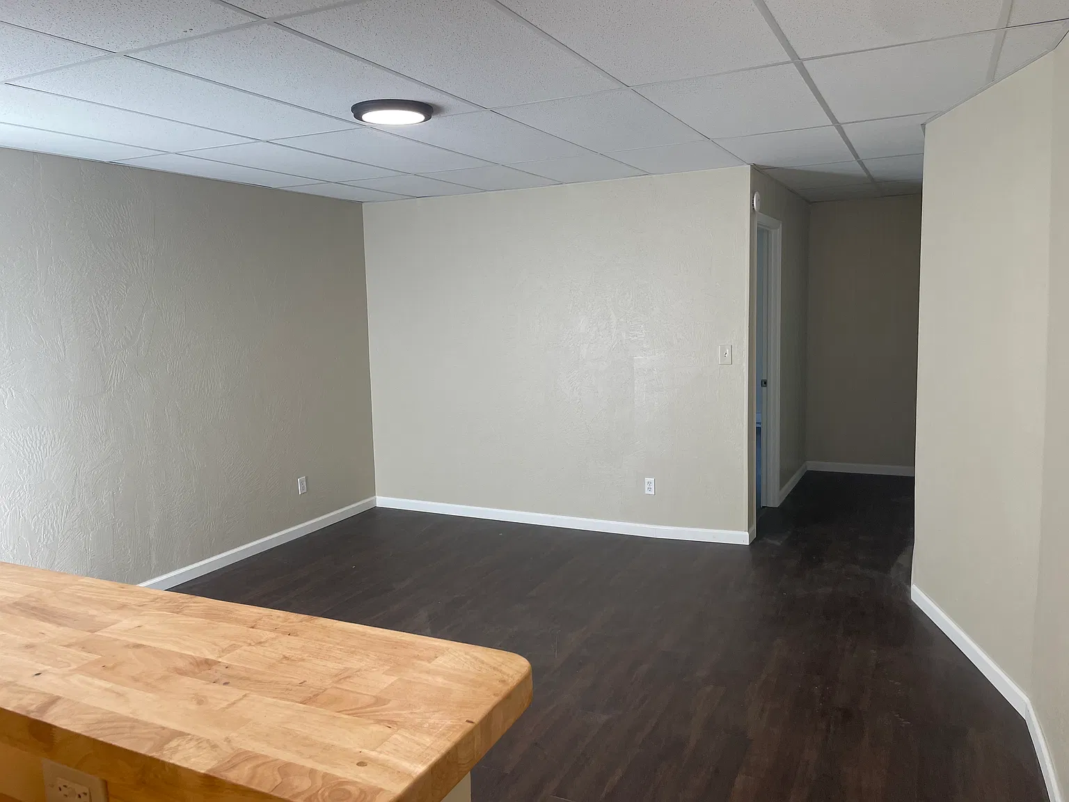 2 bed, 1800 sqft, $900 — Photo 3