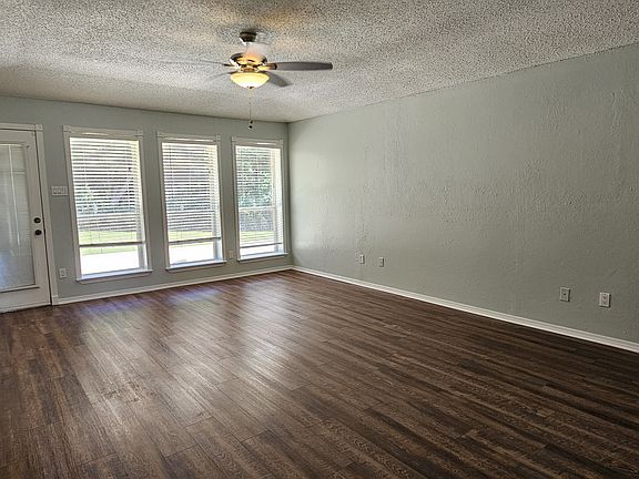 2nd image of 5118 Brookhollow Dr