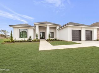 512 Cedar Lake Dr, Youngsville, LA 70592