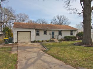 6211 Riggs St, Mission, KS 66202