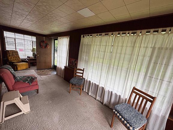 4th image of 2631 Guyan Ave