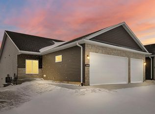 10665 Majestic Ln, Lincoln, NE 68527