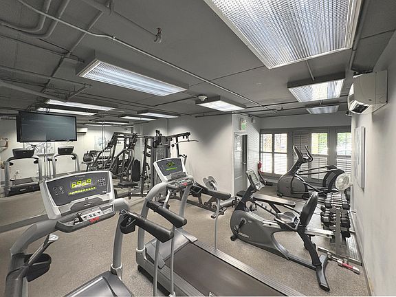 5th image of 21 George St APT 105