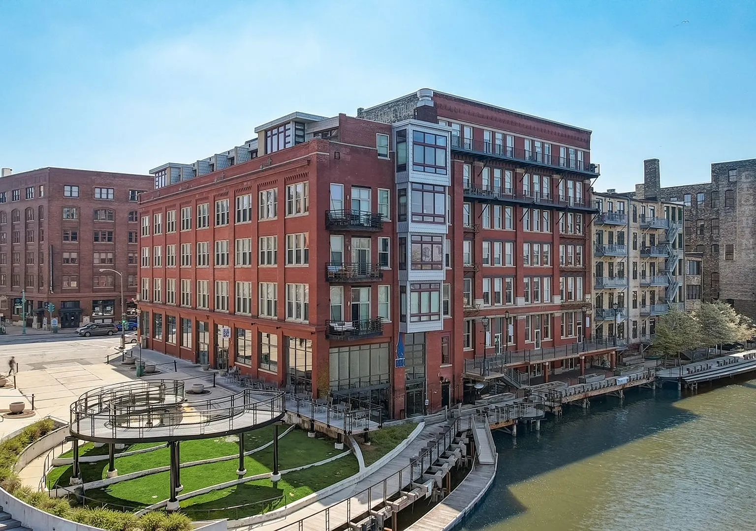 Riverview Lofts — Photo 2