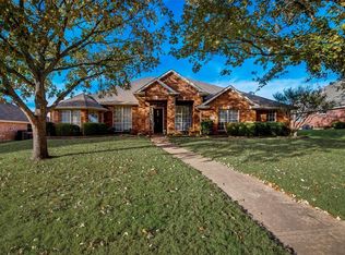 203 Foxdale Ln, Sunnyvale, TX 75182