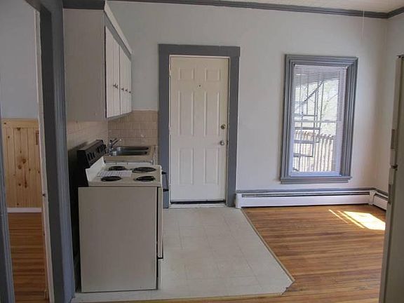 kitchen to bedroom