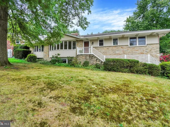 385 Tri Hill Dr, York, PA 17403