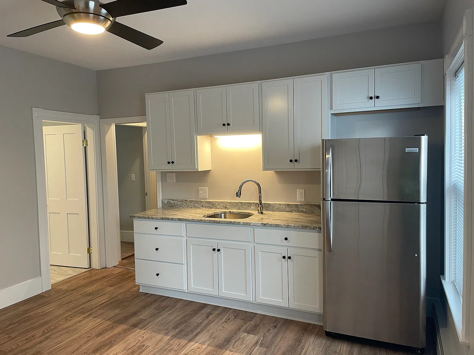 4 bed, 1500 sqft, $2,550 — Photo 3