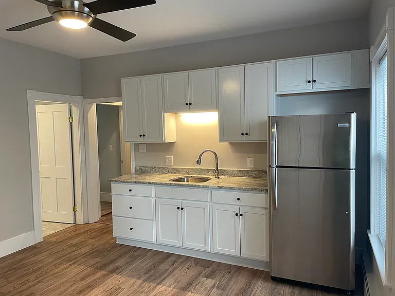 70 Seymour St #2 — Photo 3