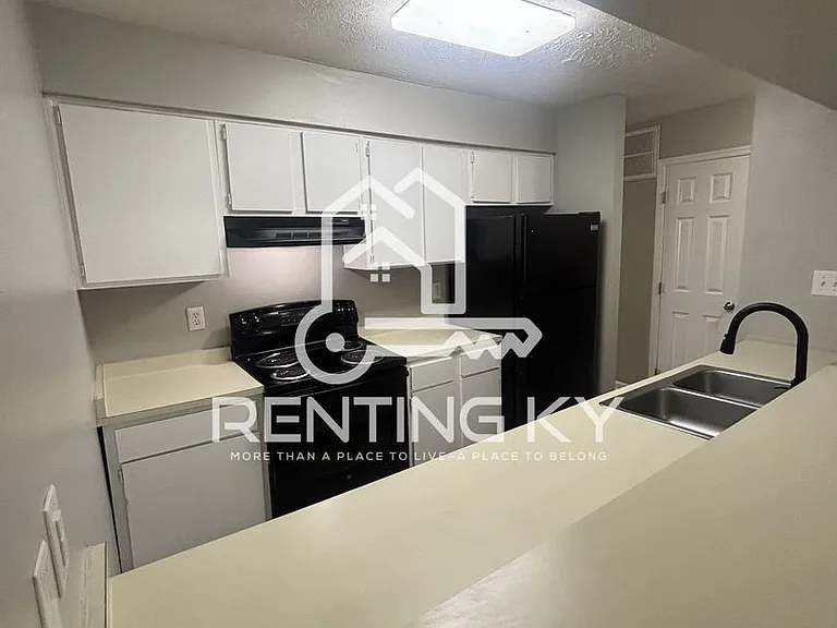 104 Strawberry Ln — Photo 6