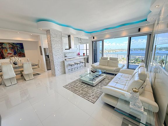 4th image of 18041 Biscayne Blvd #Penthouse 01
