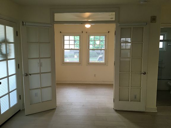 4th image of 138 S Bonnie Ave Unit 6