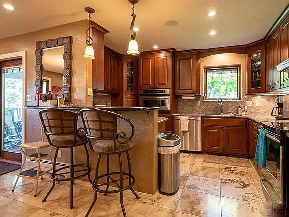4th image of 108 Linda Ct