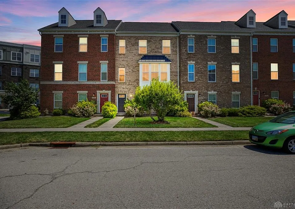 9550 Cobblestone Walk