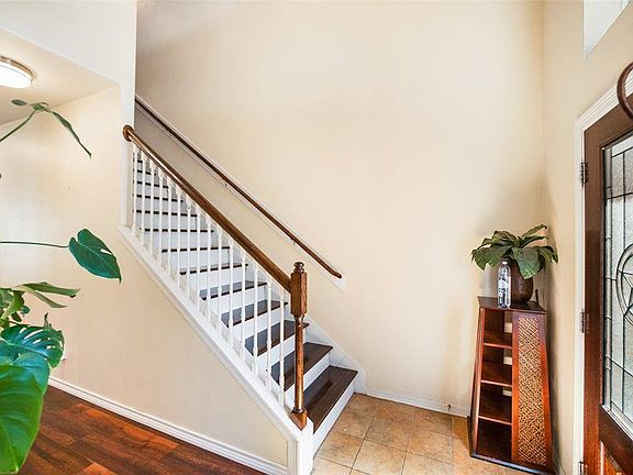 3rd image of 21922 Crestworth Ln