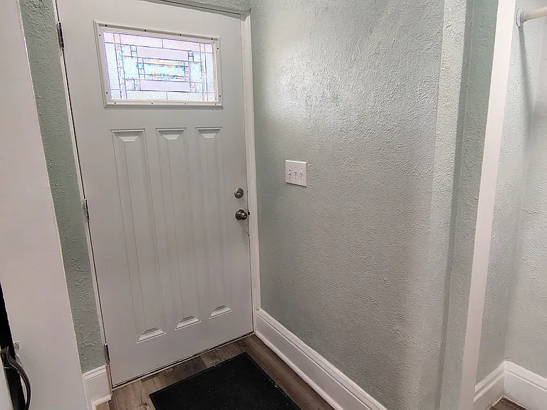 1128 Portage Ave #1A — Photo 2
