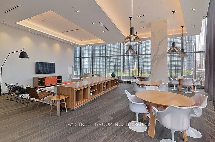 10 York St #1002 — Photo 31