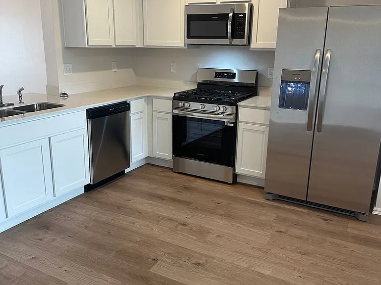 4200 Olivia St — Photo 9