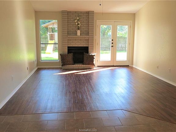 4th image of 3106 Larkspur Cir