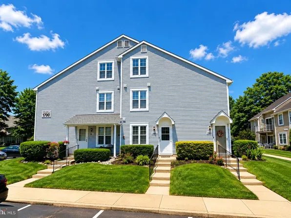 1705 Heatherstone Ct, Mount Laurel, NJ 08054