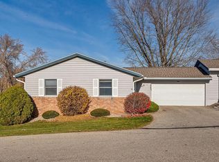 3447 Linbridge Ct, La Crosse, WI 54601