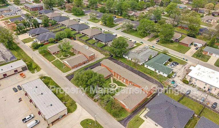 2929 E University St #6 — Photo 18