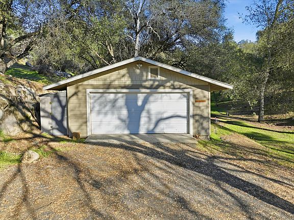 4th image of 40182 Alerna Way