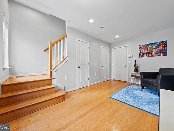 2nd image of 1445 Trafalgar Ln