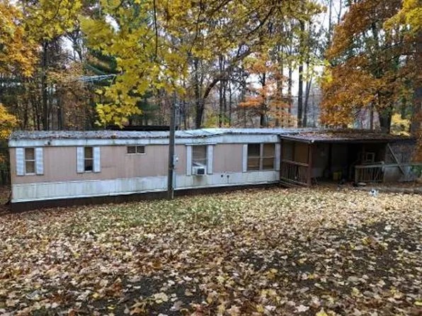 652 Springwillow Dr, Hillsville, VA 24343