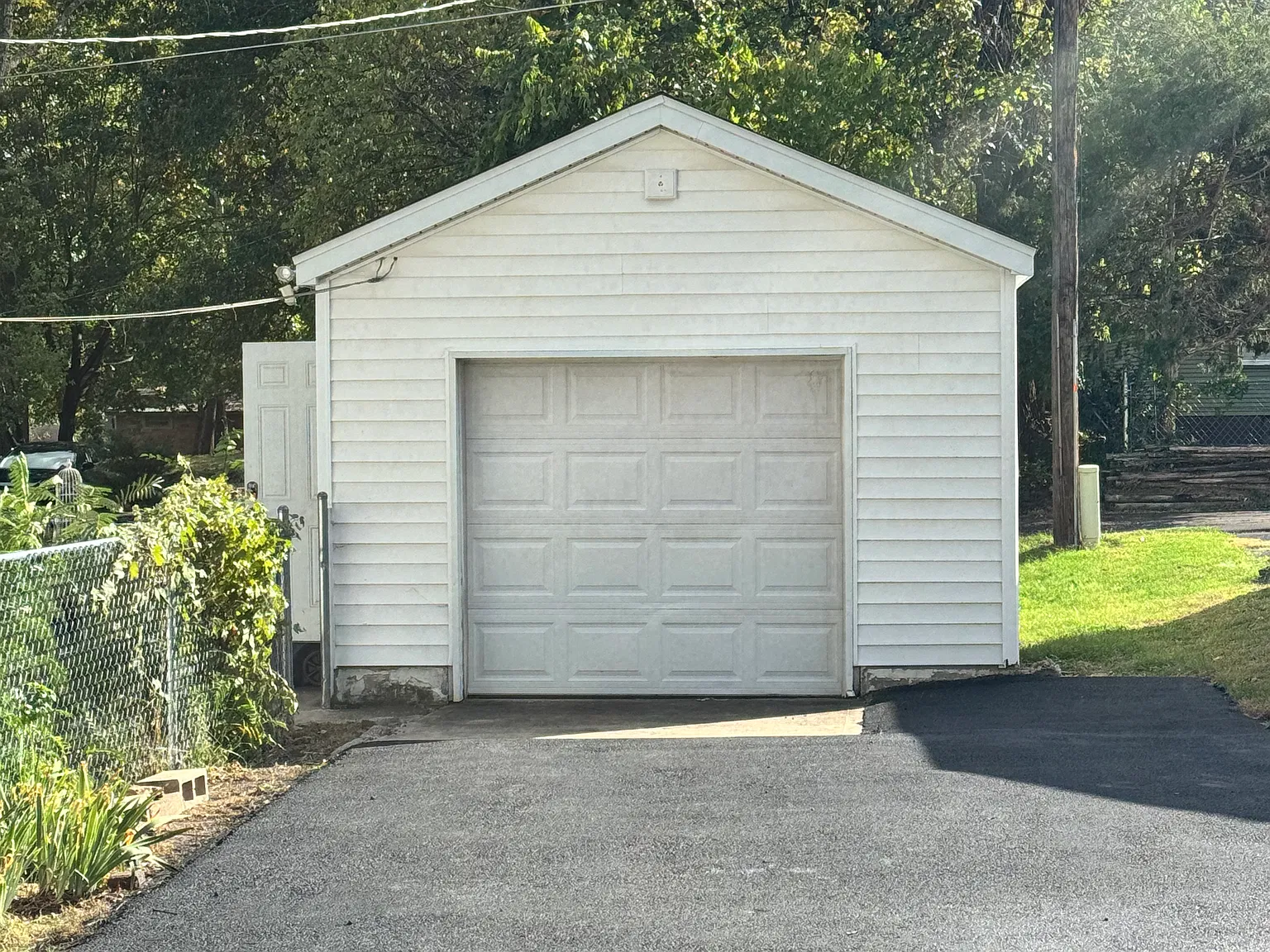 3 bed, 1620 sqft, $1,900 — Photo 2