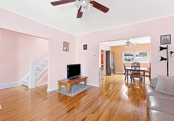 3rd image of 107-36 122nd St