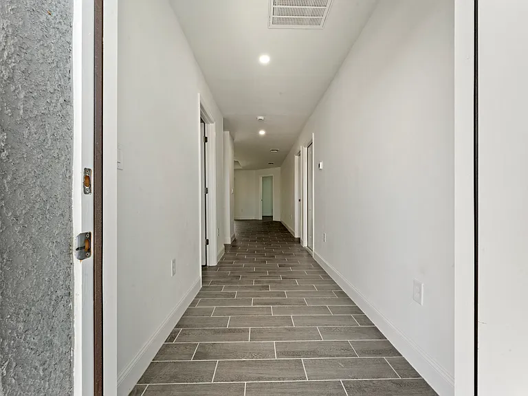 Front hallway entrance
