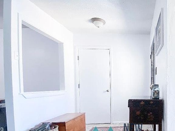 2nd image of 1701 Elm Cir