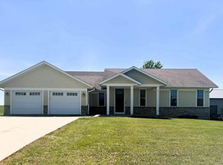 1521 Sunrise Trl, Sioux Center, IA 51250