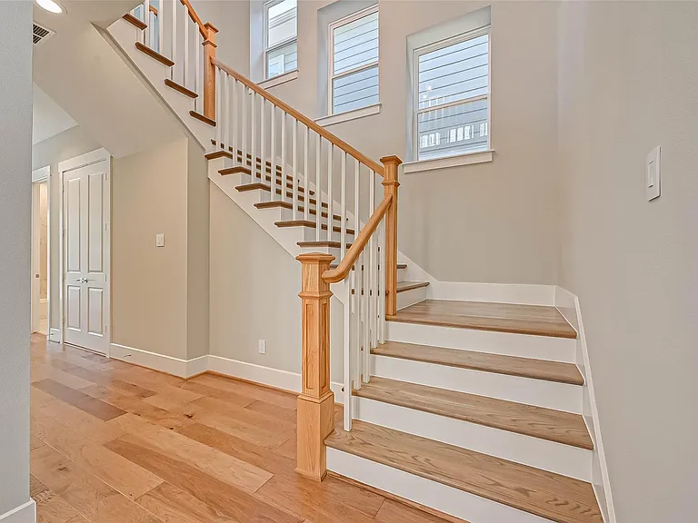 67 Thorpe Ln — Photo 9
