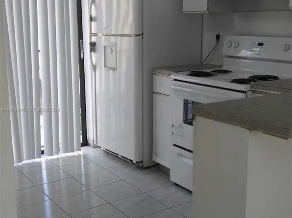 2765 W 62nd Pl APT 203, Hialeah, FL 33016