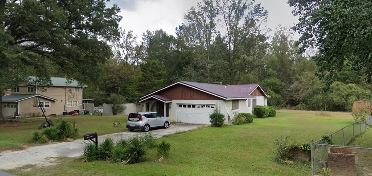 3 bed, 2193 sqft, $1,350 — Photo 2