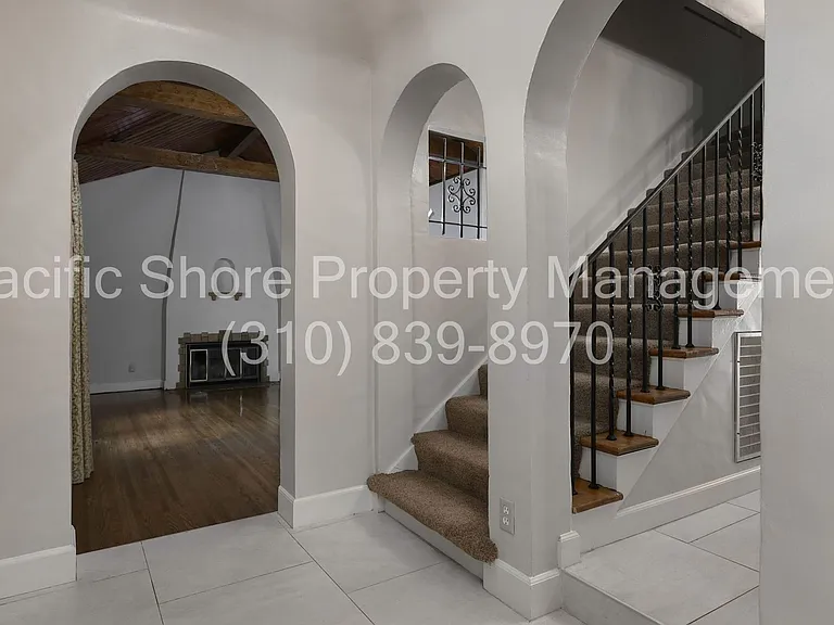 1229 Geneva St — Photo 2