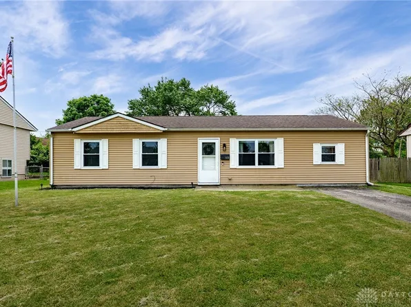 1139 Chalet Dr, New Carlisle, OH 45344