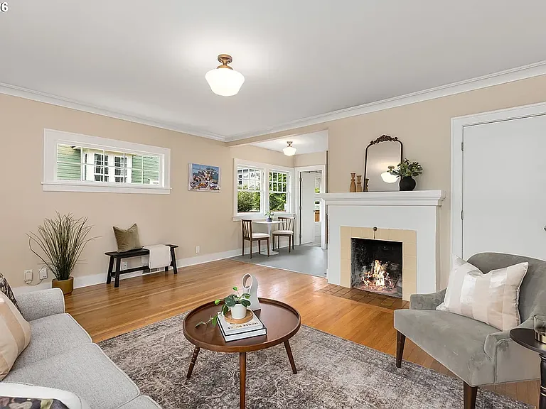 923 NE Tillamook St — Photo 3