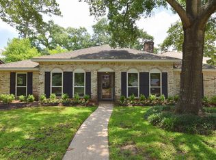 4906 Twin Candle Dr, Houston, TX 77018