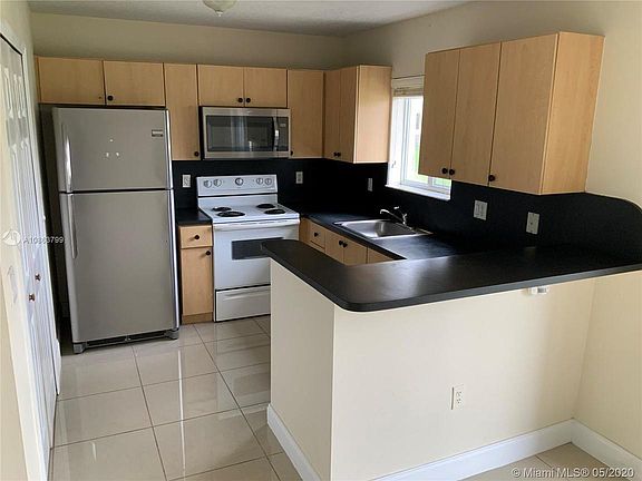3rd image of 1251 SE 28th Ct Unit 101