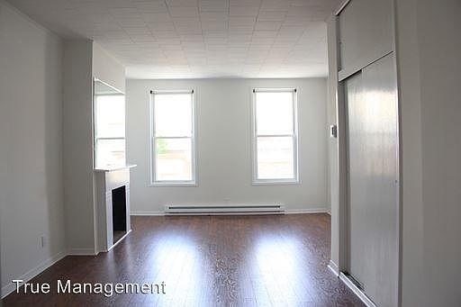 2nd image of 142 Newel St
