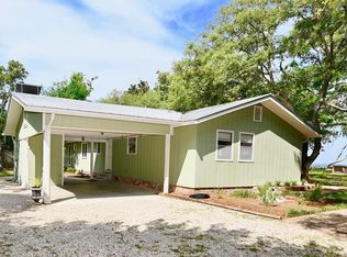 129 N Bay Shore Dr, Eastpoint, FL 32328