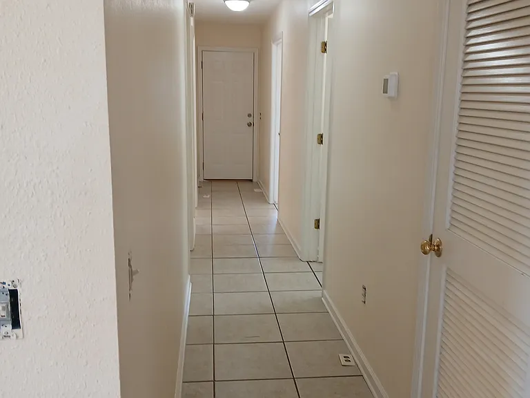 2514 Shady Oak Ct #B — Photo 12