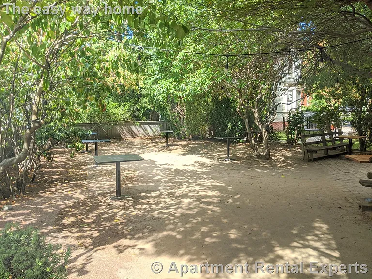 6 Craigie Cir #33 — Photo 12