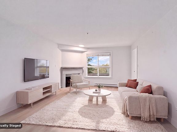 2nd image of 2928 Commercial Dr #308