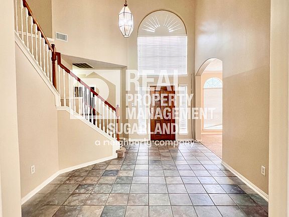 5th image of 16735 Village View Trl