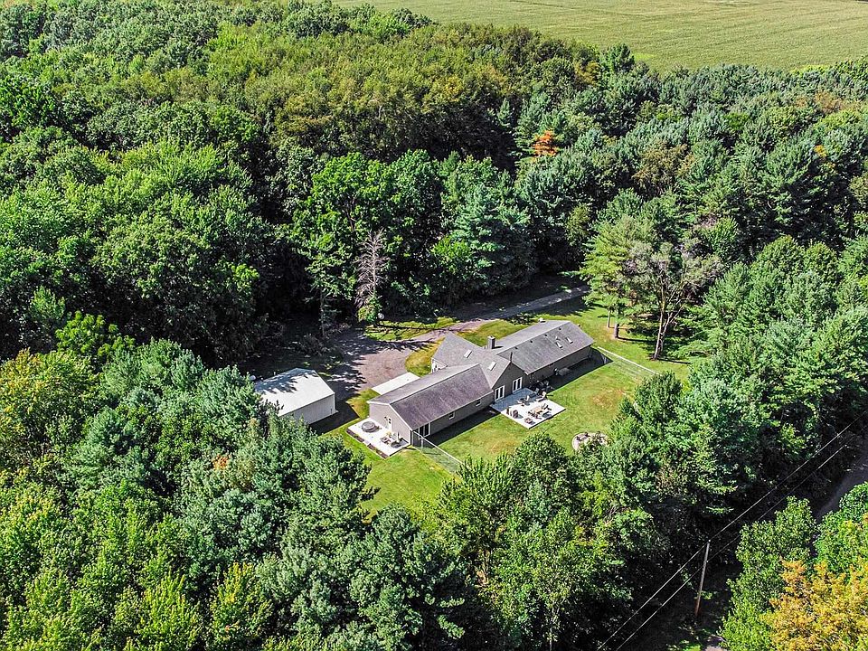 18244 Roosevelt Rd, South Bend, IN 46614 MLS 202333505 Zillow